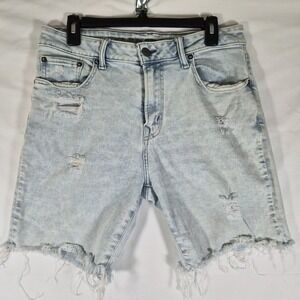 American Eagle Womens Denim Shorts Size 31 Light Wash Distressed Raw Hem Cutoff